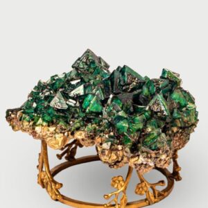 Malachite’s Deep Green Tones